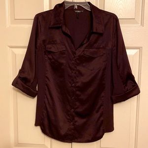 Burgundy polyester/cotton blend fitted dress shirt